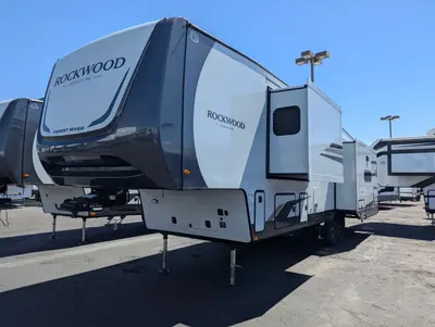 2026 Forest River Rockwood Signature 401SFB photo 8