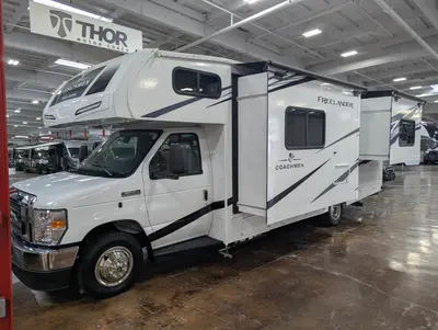 2026 Coachmen Freelander 26DS photo 6