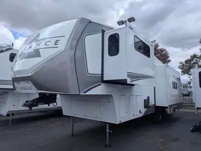 2026 Alliance RV Avenue 32RLS photo 3
