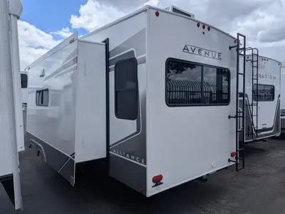 2026 Alliance RV Avenue 32RLS photo 4
