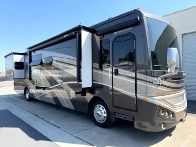 Used 2015 Fleetwood Expedition 40X