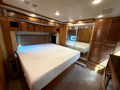 2015 Fleetwood Expedition 40X photo 18