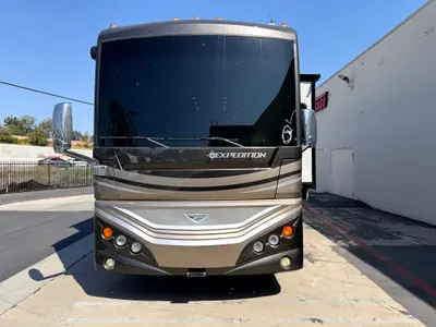 2015 Fleetwood Expedition 40X photo 8