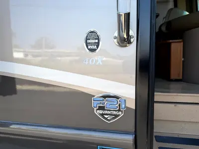 2015 Fleetwood Expedition 40X photo 9