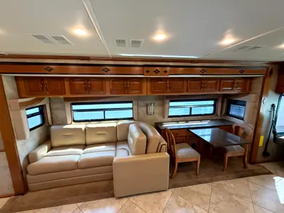 2015 Fleetwood Expedition 40X photo 14