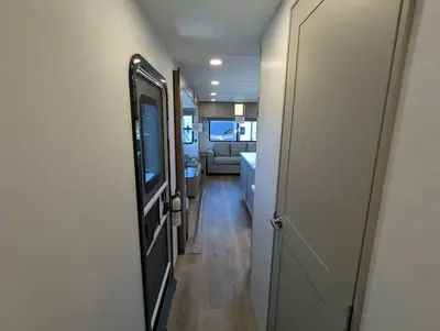 2026 Alliance RV Avenue 298RL photo 17