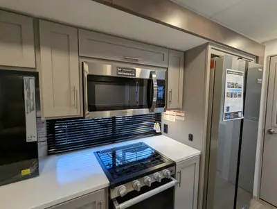 2026 Alliance RV Avenue 298RL photo 32