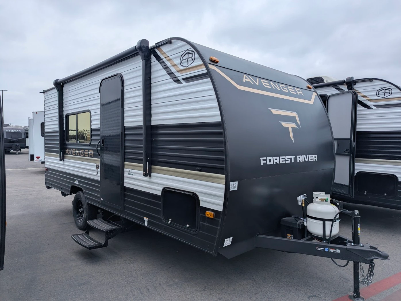 2026 Prime Time Avenger LT 16RBX exterior