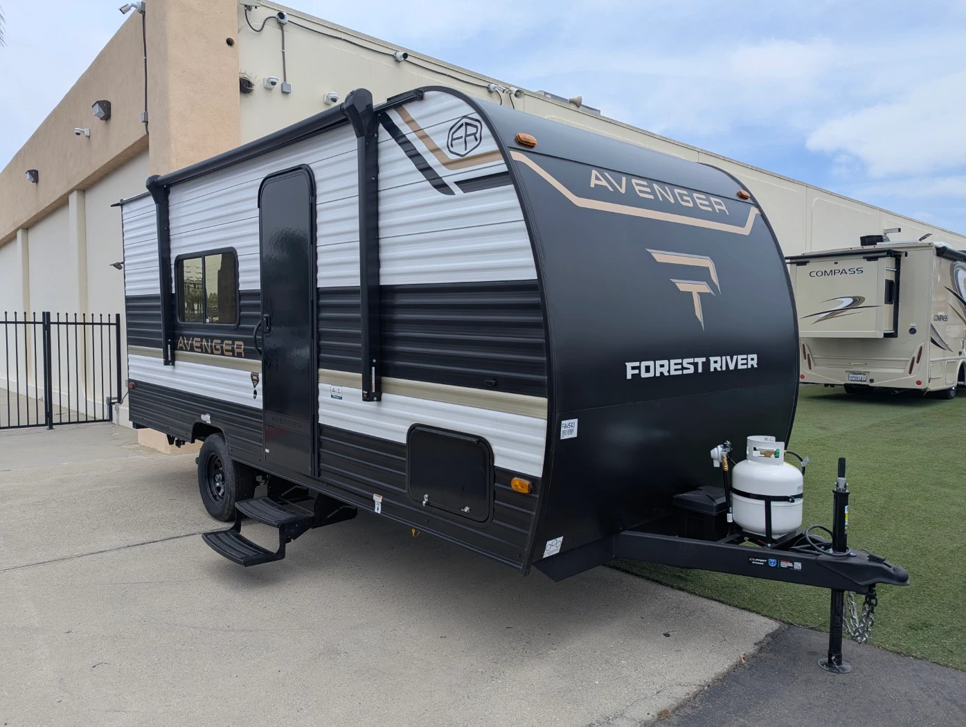 2026 Prime Time Avenger LT 16RBX exterior
