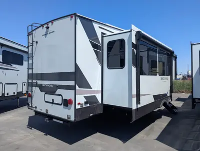 2026 Forest River Rockwood Signature R371RK photo 10
