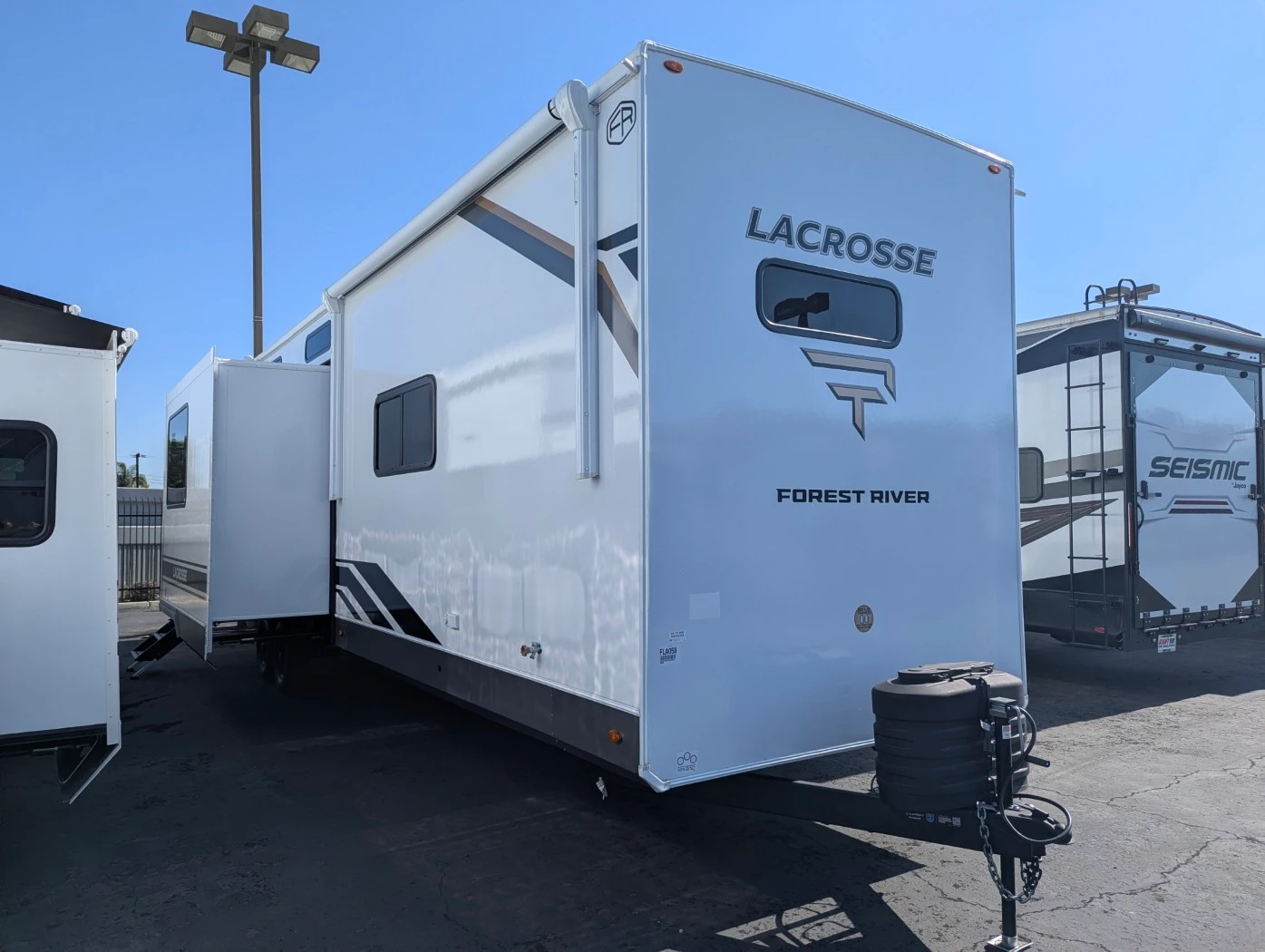 2026 Prime Time LaCrosse 44PARK exterior