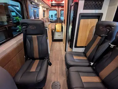 2026 Storyteller Overland Crew Mode XL photo 16