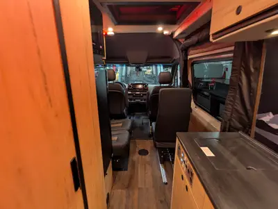 2026 Storyteller Overland Crew Mode XL photo 27