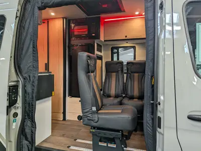 2026 Storyteller Overland Crew Mode XL photo 10
