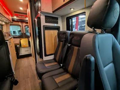 2026 Storyteller Overland Crew Mode XL photo 12