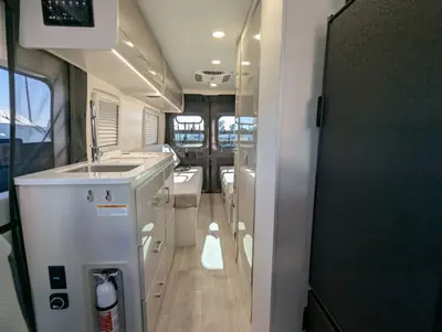 2027 Thor Motor Coach Tellaro 20U photo 14