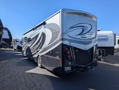 2021 Fleetwood Pace Arrow photo 4