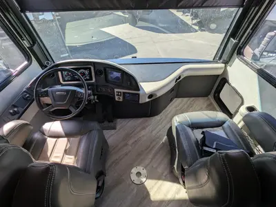 2021 Fleetwood Pace Arrow photo 7