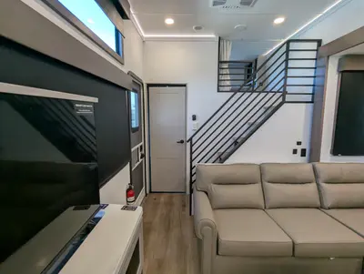 2026 Alliance RV Benchmark 44LFT photo 40