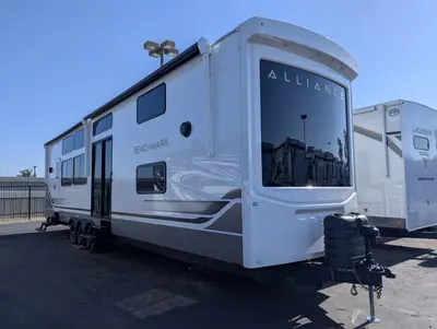 New 2026 Alliance RV Benchmark 44LFT