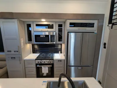 2026 Alliance RV Benchmark 44LFT photo 22