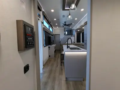 2026 Alliance RV Benchmark 44LFT photo 38