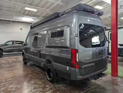 2026 Storyteller Overland Crew Mode XL photo 5