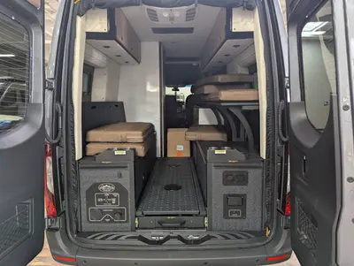 2026 Storyteller Overland Crew Mode XL photo 7