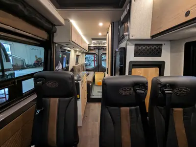 2026 Storyteller Overland Crew Mode XL photo 13