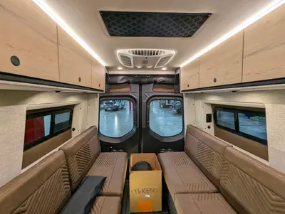 2026 Storyteller Overland Crew Mode XL photo 23