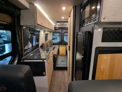 2026 Storyteller Overland Crew Mode XL photo 14