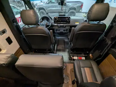 2026 Storyteller Overland Crew Mode XL photo 19
