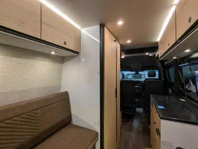 2026 Storyteller Overland Crew Mode XL photo 26