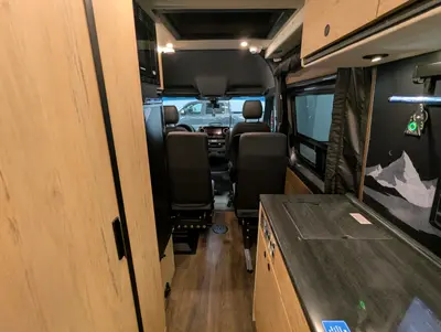 2026 Storyteller Overland Crew Mode XL photo 27