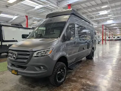 2026 Storyteller Overland Crew Mode XL photo 4