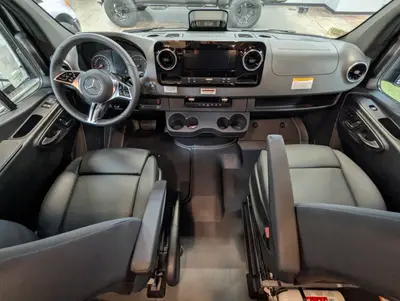 2026 Storyteller Overland Crew Mode XL photo 9