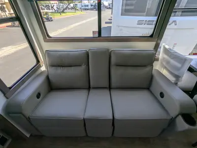 2026 Alliance RV Benchmark 42LFT photo 20
