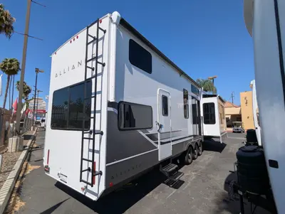 2026 Alliance RV Benchmark 42LFT photo 8