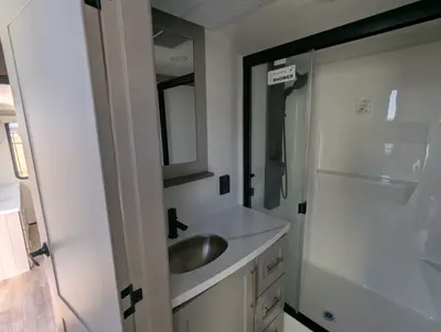 2026 Alliance RV Benchmark 42LFT photo 29