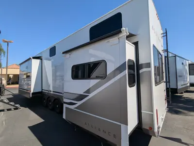 2026 Alliance RV Benchmark 42LFT photo 7