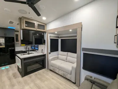 2026 Forest River Rockwood Signature R371RK photo 25