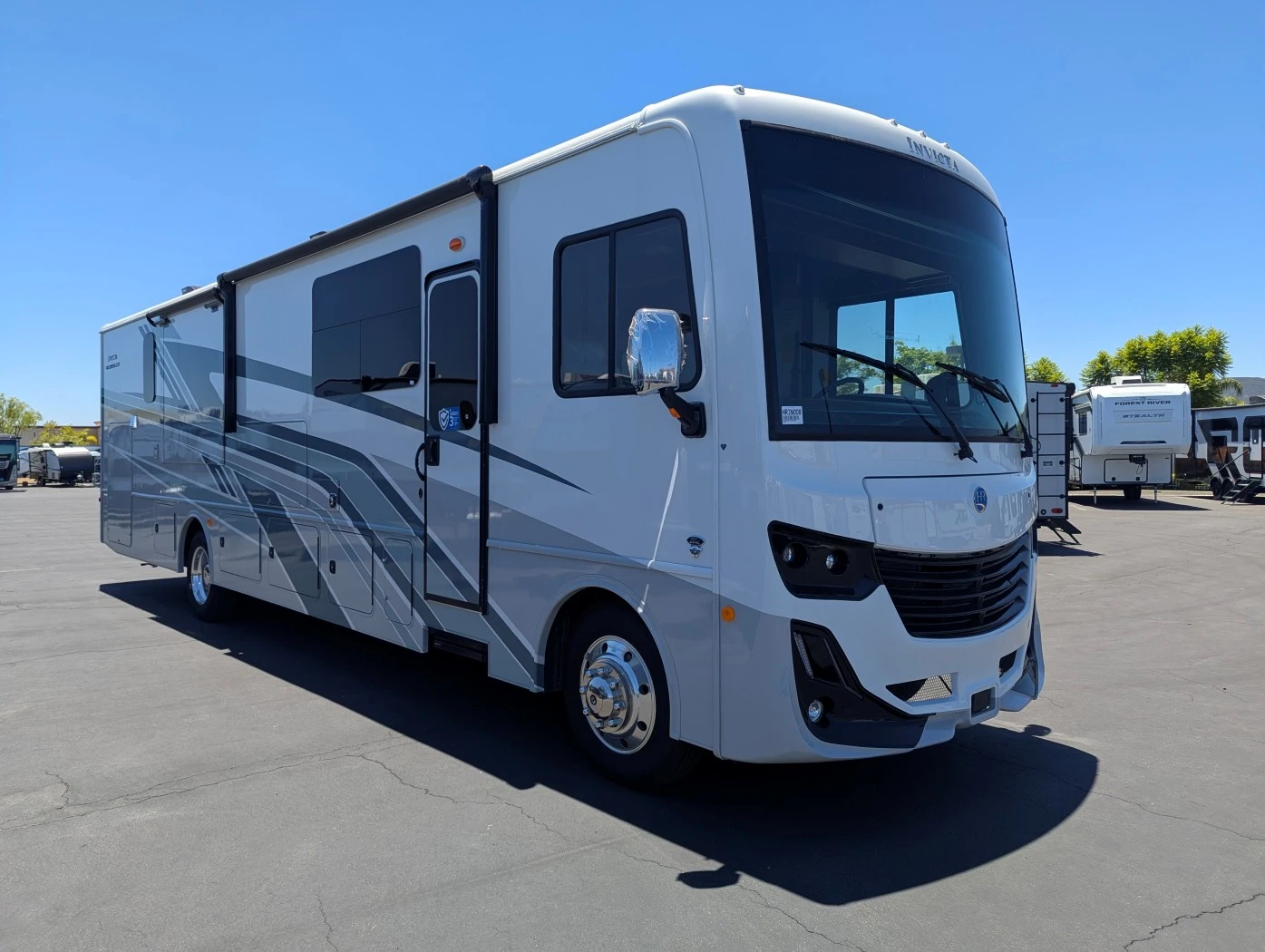 2026 Holiday Rambler Invicta exterior