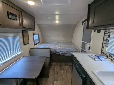 2018 Forest River Evo 177BH photo 24