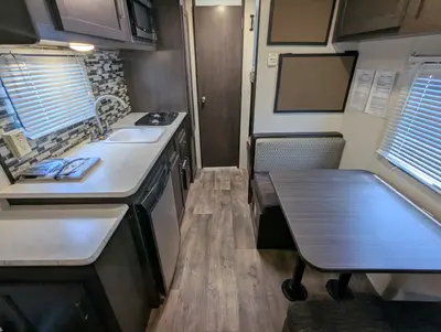 2018 Forest River Evo 177BH photo 12