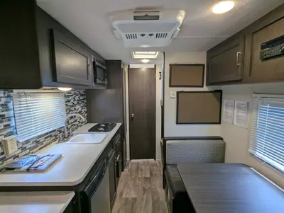 2018 Forest River Evo 177BH photo 13