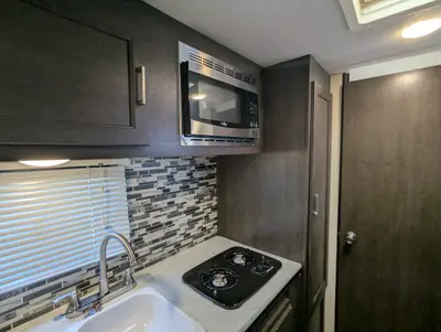 2018 Forest River Evo 177BH photo 17