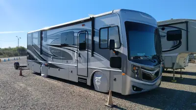 Used 2015 Fleetwood Excursion 33D