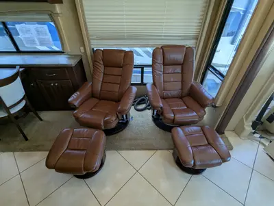 2011 Thor Motor Coach Astoria photo 17