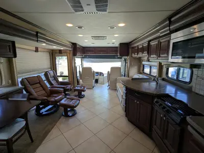 2011 Thor Motor Coach Astoria photo 36