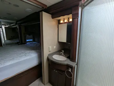 2011 Thor Motor Coach Astoria photo 25